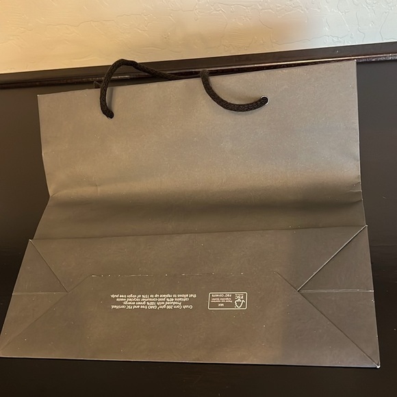 Hermes, Gant, Montblanc, Windsor and Moncler shopping bags, assorted sizes. NEW - Picture 10 of 16